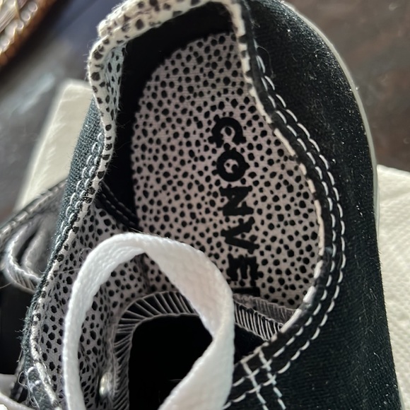 Converse Chuck Taylor Low Top Sneakers - Picture 3 of 6